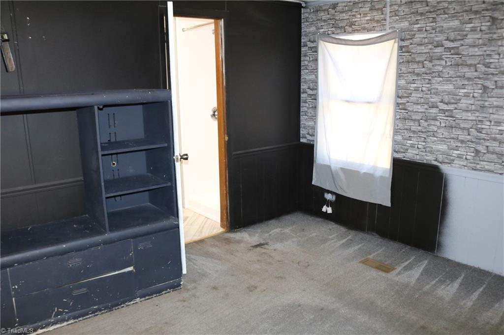 1116 Kentmere Road Greensboro, NC 27406 - Photo 20 of 42