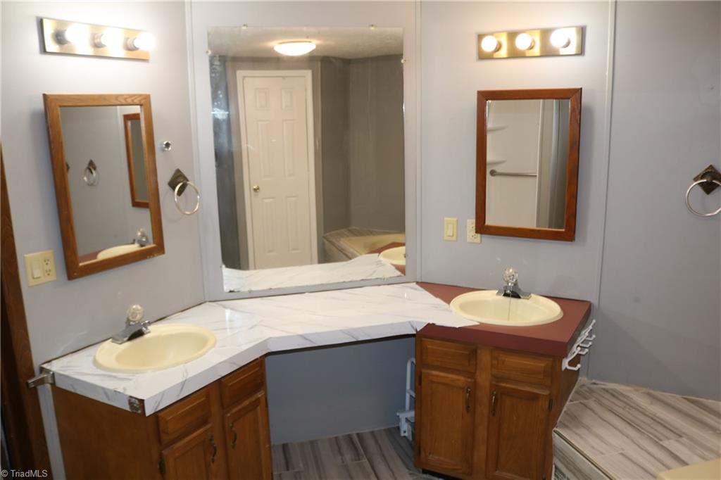 1116 Kentmere Road Greensboro, NC 27406 - Photo 23 of 42