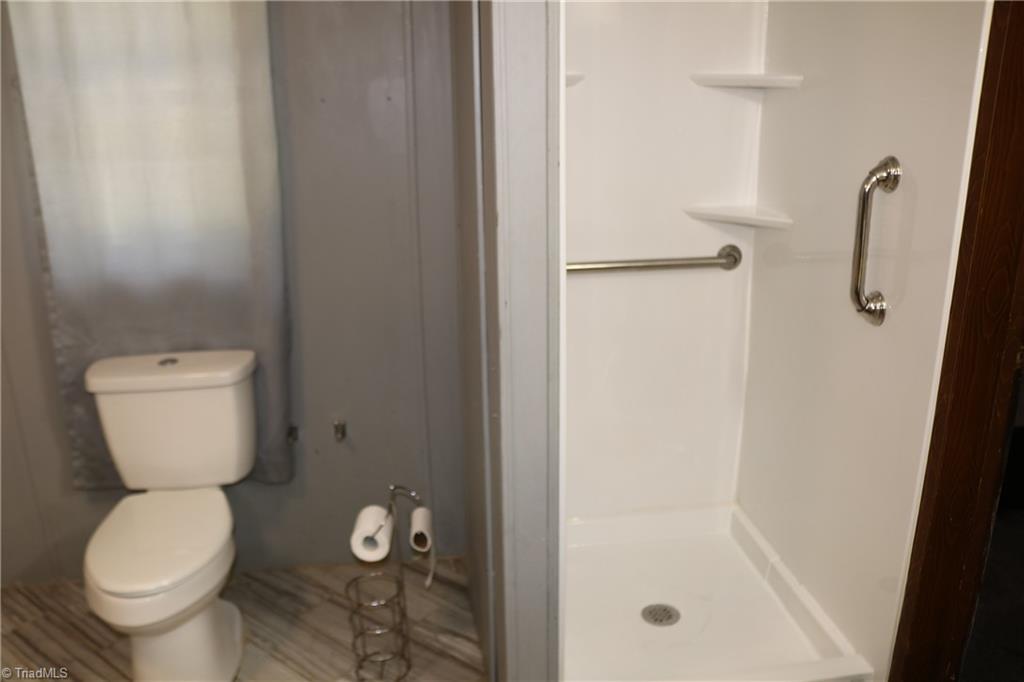 1116 Kentmere Road Greensboro, NC 27406 - Photo 26 of 42