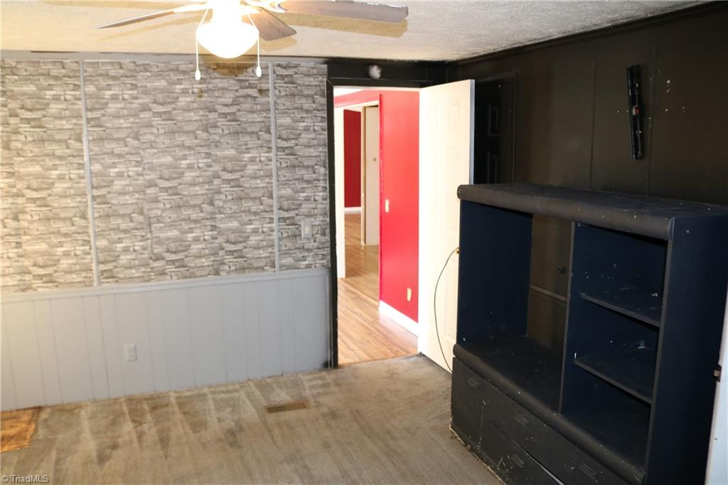 1116 Kentmere Road Greensboro, NC 27406 - Photo 27 of 42