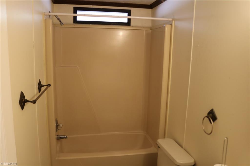 1116 Kentmere Road Greensboro, NC 27406 - Photo 33 of 42