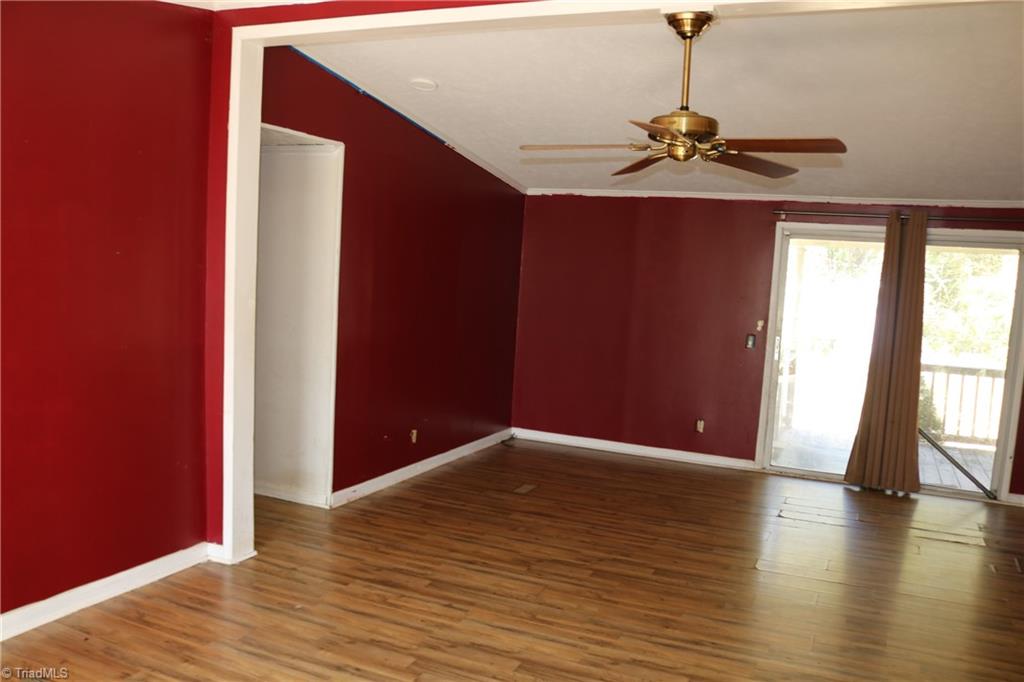 1116 Kentmere Road Greensboro, NC 27406 - Photo 4 of 42