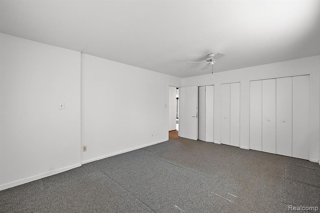 34083 Quaker Valley Road Farmington Hills, MI 48331 - Photo 27 of 43