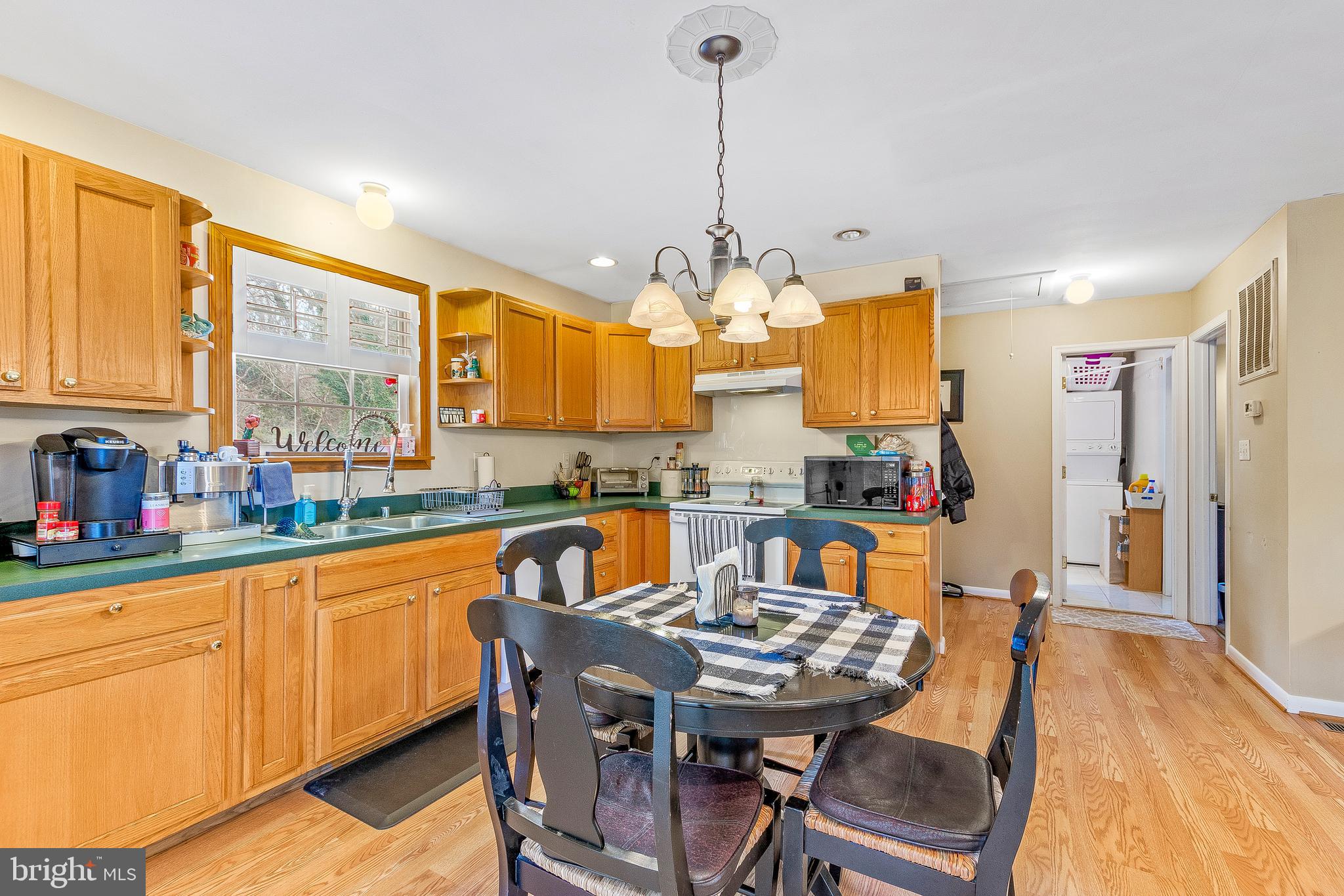 2135 Oak Road Port Republic, MD 20676 - Photo 7 of 32 Open style kitchen