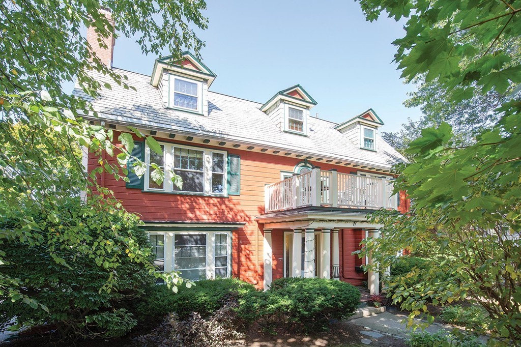 47 Winthrop Road, Unit 1 Brookline, MA 02445 - Photo 1 of 9