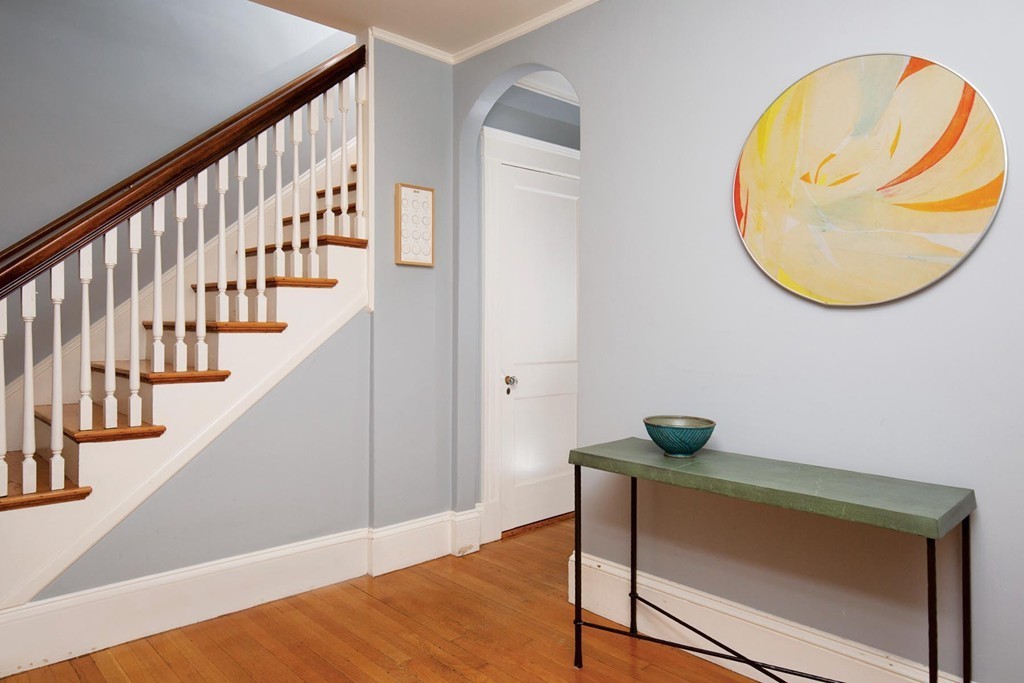 47 Winthrop Road, Unit 1 Brookline, MA 02445 - Photo 2 of 9
