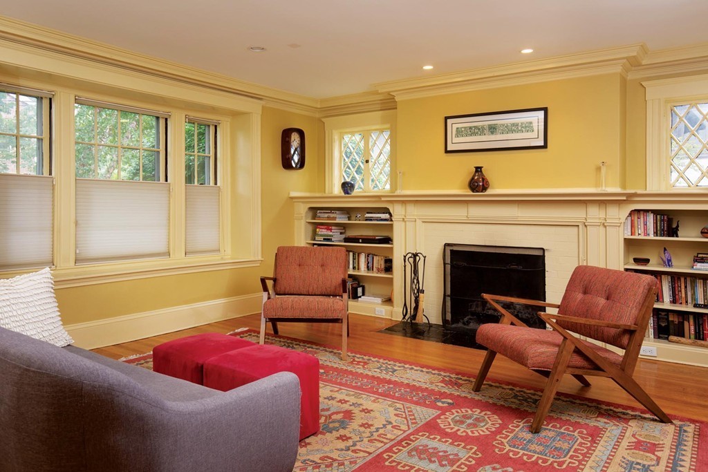 47 Winthrop Road, Unit 1 Brookline, MA 02445 - Photo 3 of 9