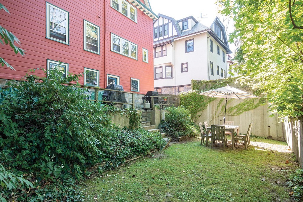 47 Winthrop Road, Unit 1 Brookline, MA 02445 - Photo 9 of 9