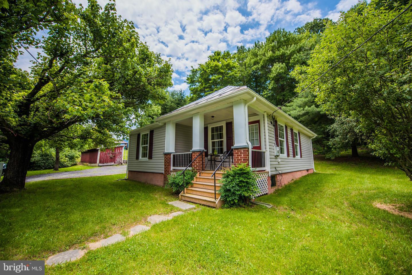 800 Hollow Run Road Luray, VA 22835 - Photo 3 of 30 Exterior (Front)
