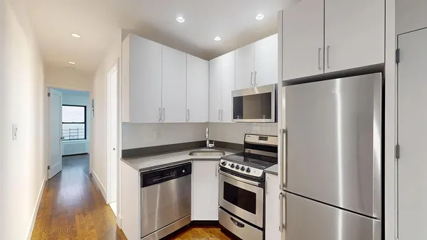 $4,300 | 304 East 49th Street, Unit 4A | Midtown East