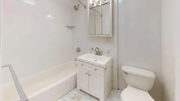 $4,300 | 304 East 49th Street, Unit 4A | Midtown East