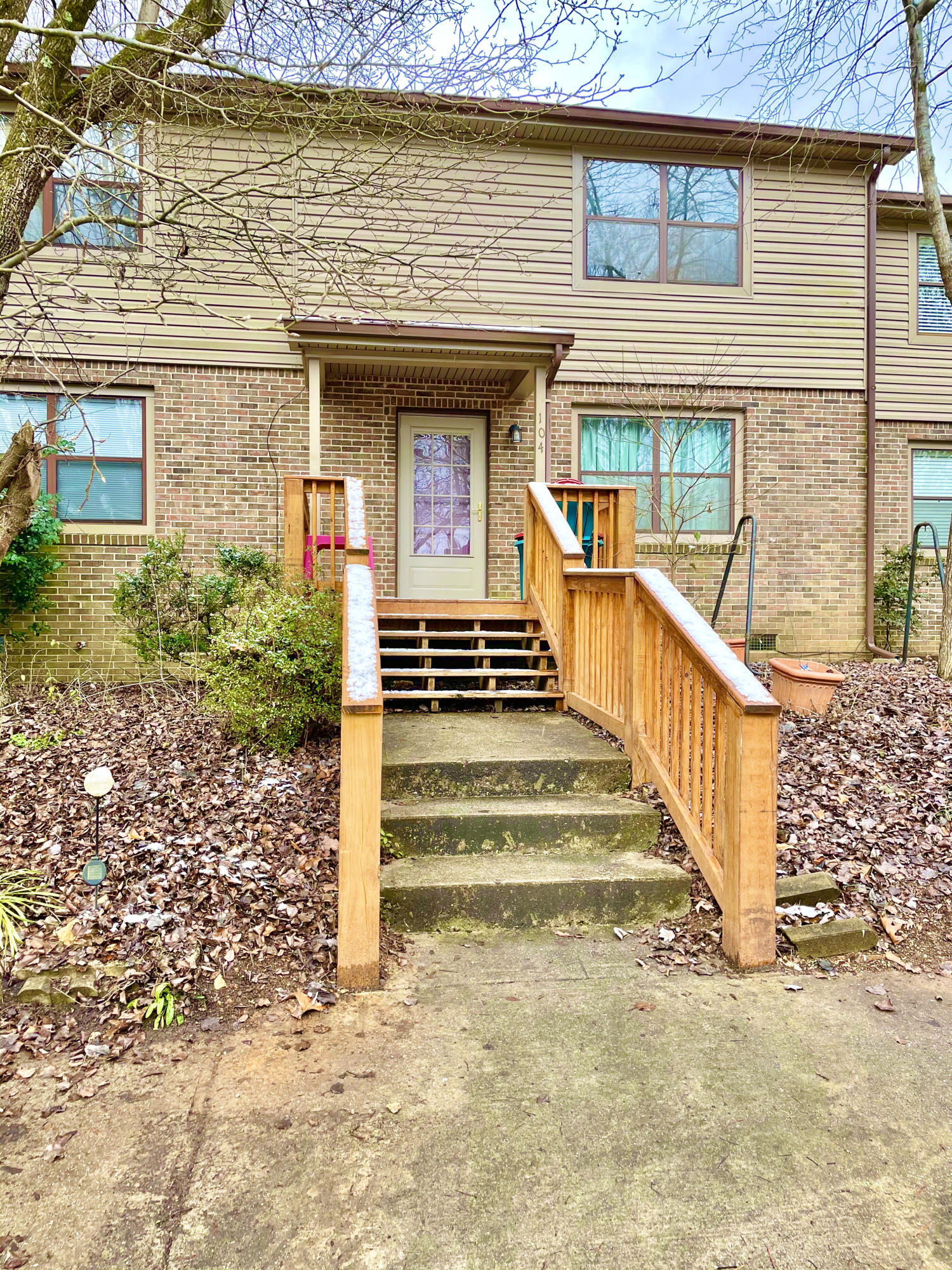 104 High Point Lane Oak Ridge, TN 37830 - Photo 1 of 15 WELCOME HOME