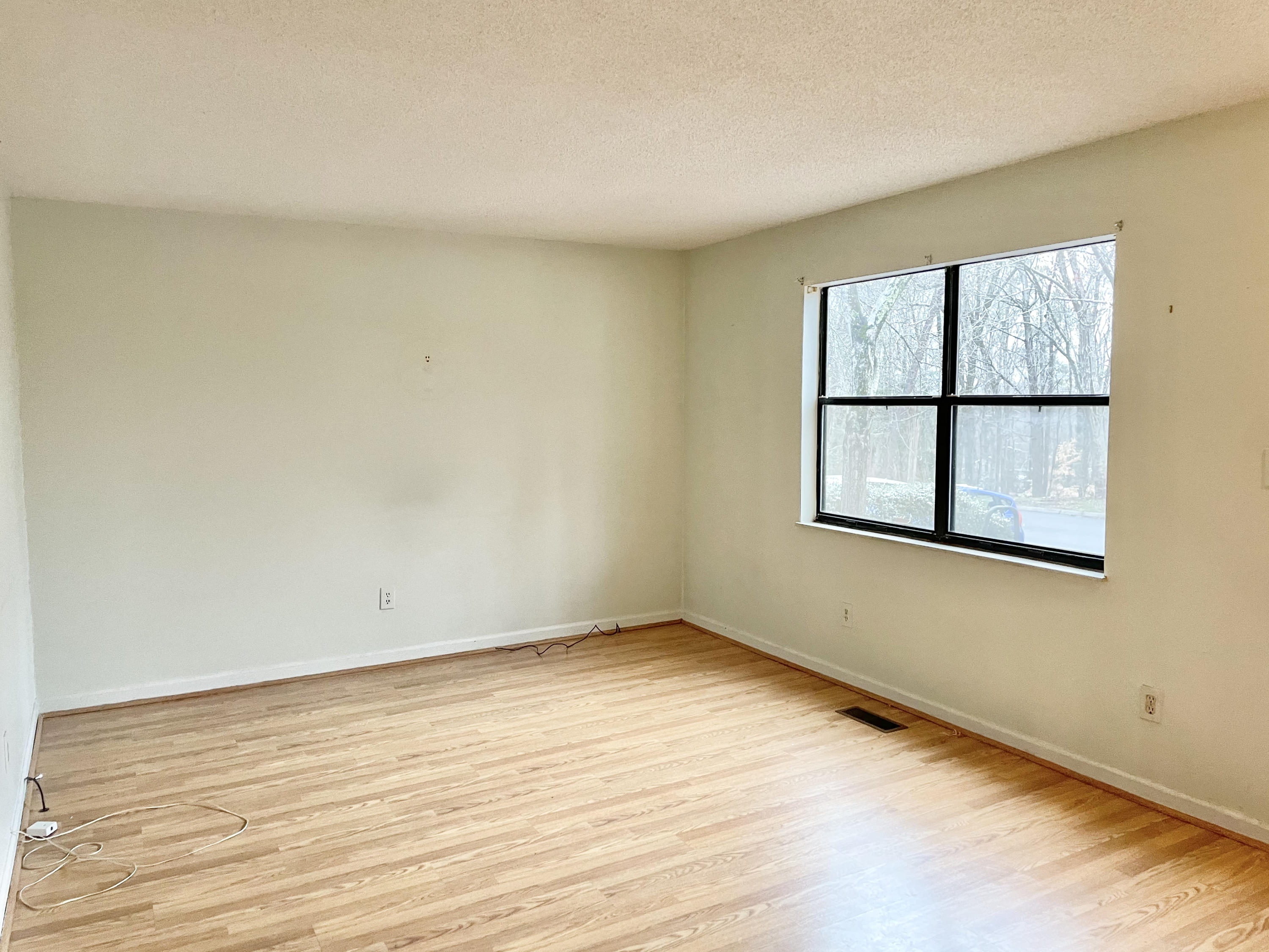 104 High Point Lane Oak Ridge, TN 37830 - Photo 2 of 15 LIVING ROOM