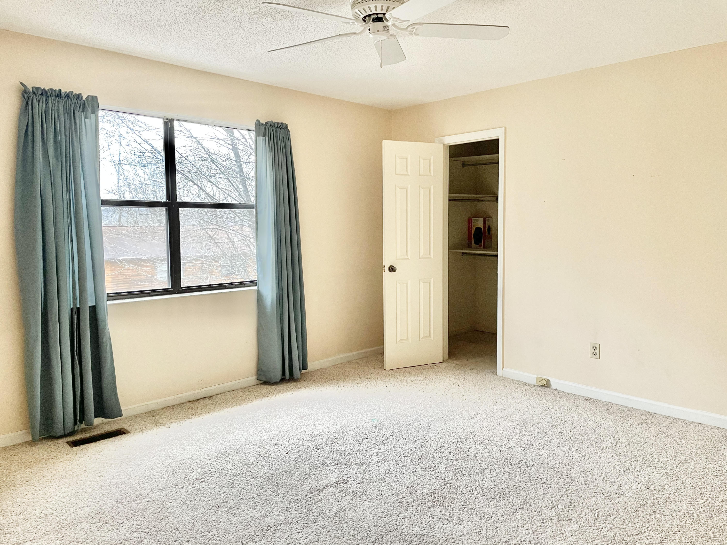 104 High Point Lane Oak Ridge, TN 37830 - Photo 11 of 15 GUEST BEDROOM