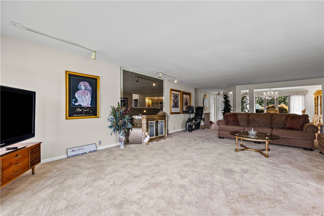 86 Peck Road Greece, NY 14468 - Photo 6 of 42 Gallery Image 6