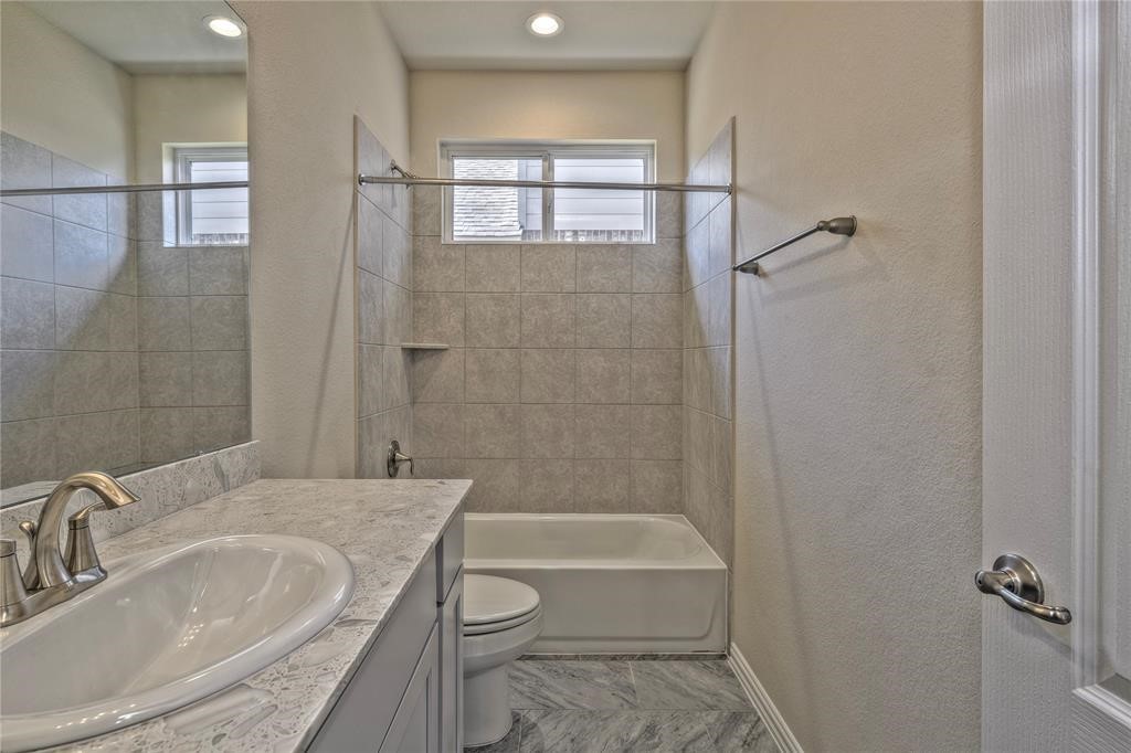 13201 Dancing Reed Drive Texas City, TX 77568 - Photo 9 of 18