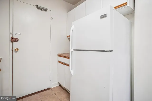 $1,590 | 6631 Wakefield Drive, Unit 319, Alexandria, VA 22307