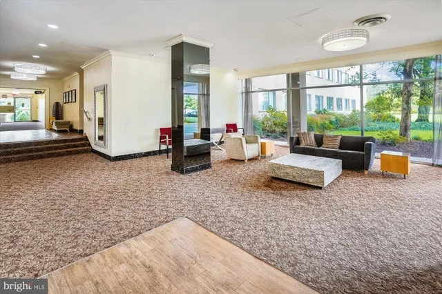 $1,590 | 6631 Wakefield Drive, Unit 319, Alexandria, VA 22307