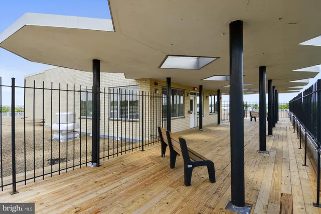 $1,590 | 6631 Wakefield Drive, Unit 319, Alexandria, VA 22307