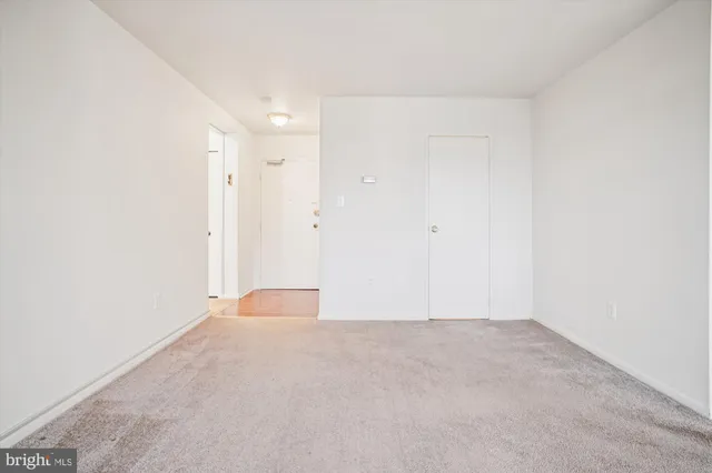 $1,590 | 6631 Wakefield Drive, Unit 319, Alexandria, VA 22307