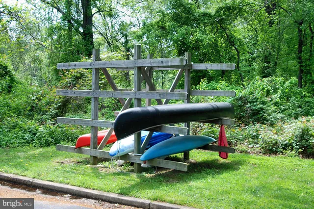 $1,590 | 6631 Wakefield Drive, Unit 319, Alexandria, VA 22307