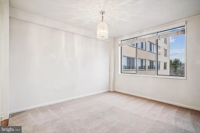 $1,590 | 6631 Wakefield Drive, Unit 319, Alexandria, VA 22307