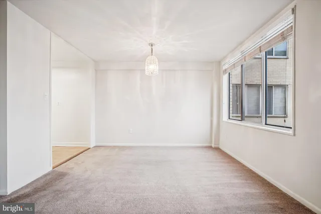 $1,590 | 6631 Wakefield Drive, Unit 319, Alexandria, VA 22307