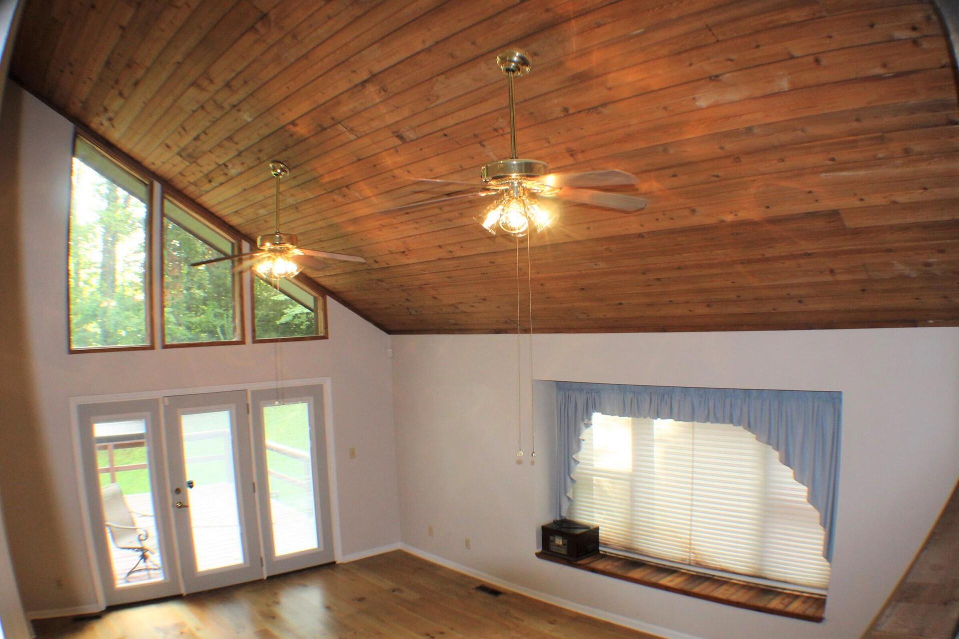 165 Lake Hill Road Middlesboro, KY 40965 - Photo 27 of 53 20220903162220534758000000-o (2)