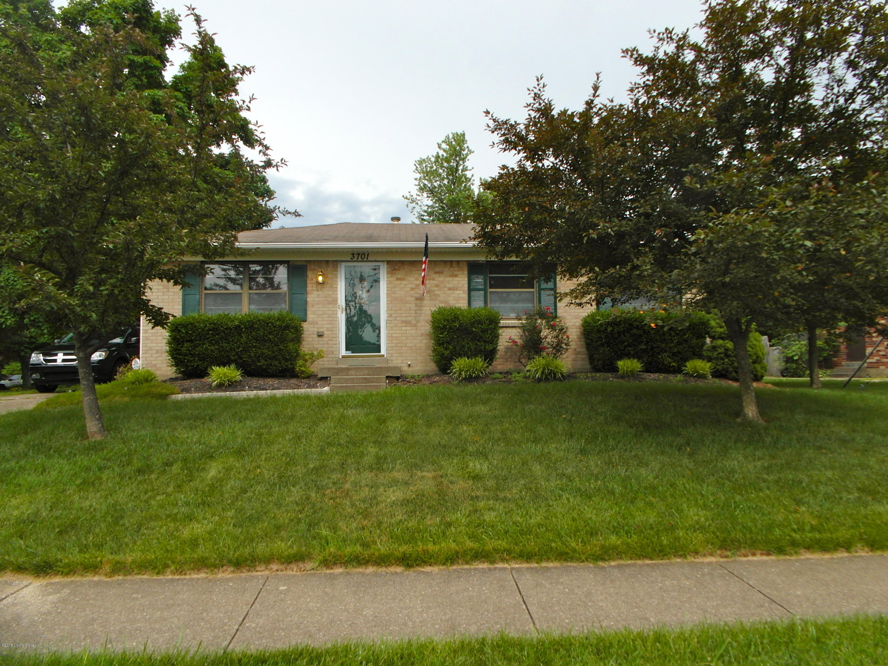 3701 Longview Road Louisville, KY 40299 - Photo 2 of 35 2
