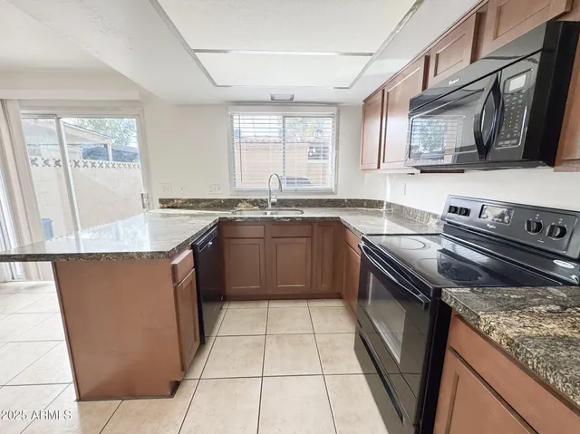 $1,499 | 6729 North 44th Avenue, Glendale, AZ 85301