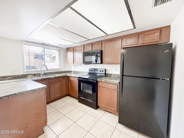 $1,499 | 6729 North 44th Avenue, Glendale, AZ 85301