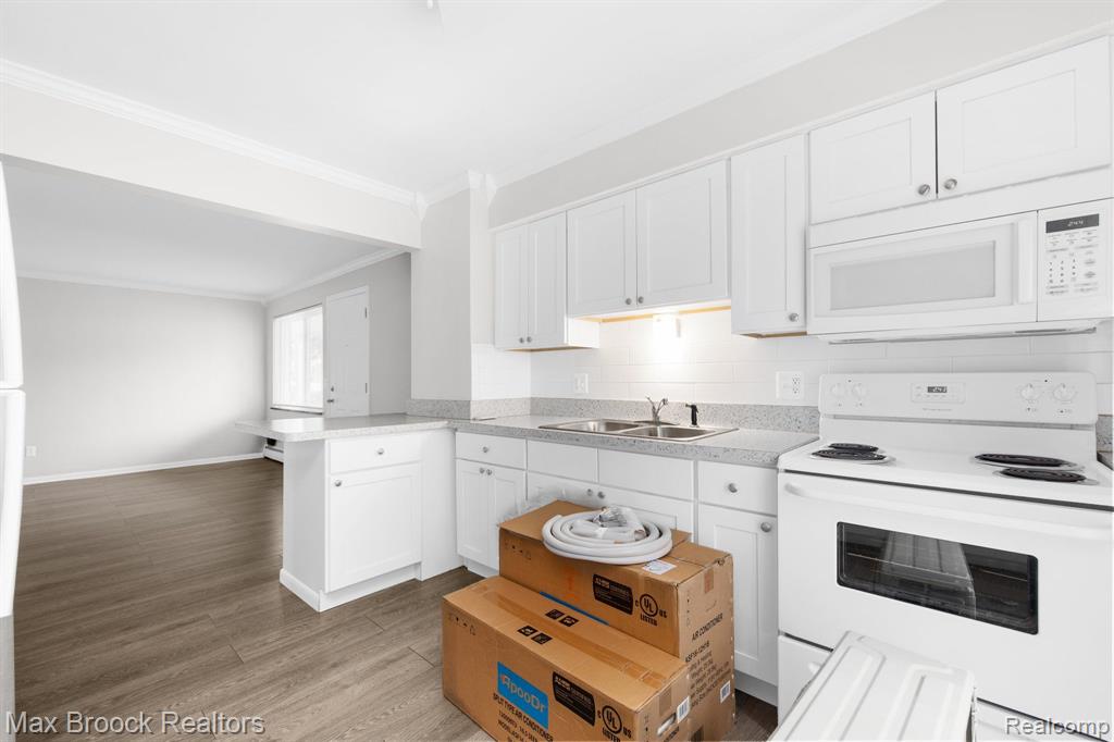 233 1st Street, Unit 1 Rochester, MI 48307 - Photo 6 of 9
