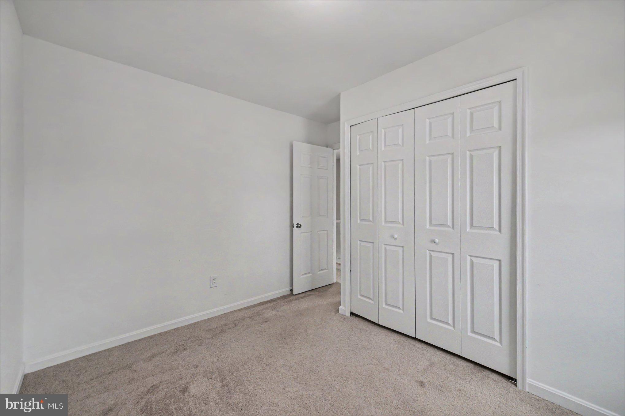 7981 Northumberland Road Springfield, VA 22153 - Photo 16 of 26 Bright and airy blank canvas room.