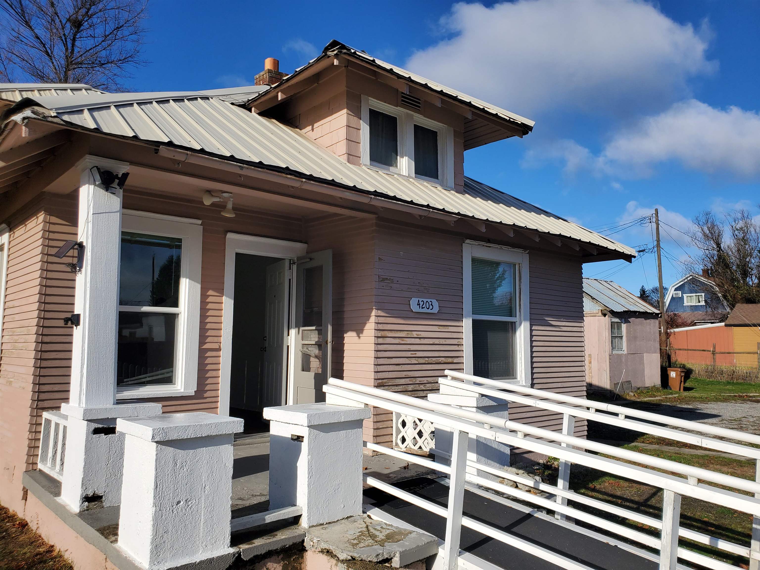 4203 North Napa Street Spokane, WA 99207 - Photo 2 of 33