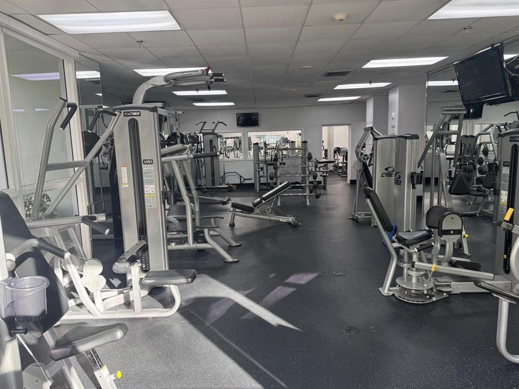 850 North Miami Avenue, Unit W703 Miami, FL 33136 - Photo 35 of 38 a view of a room with gym equipment