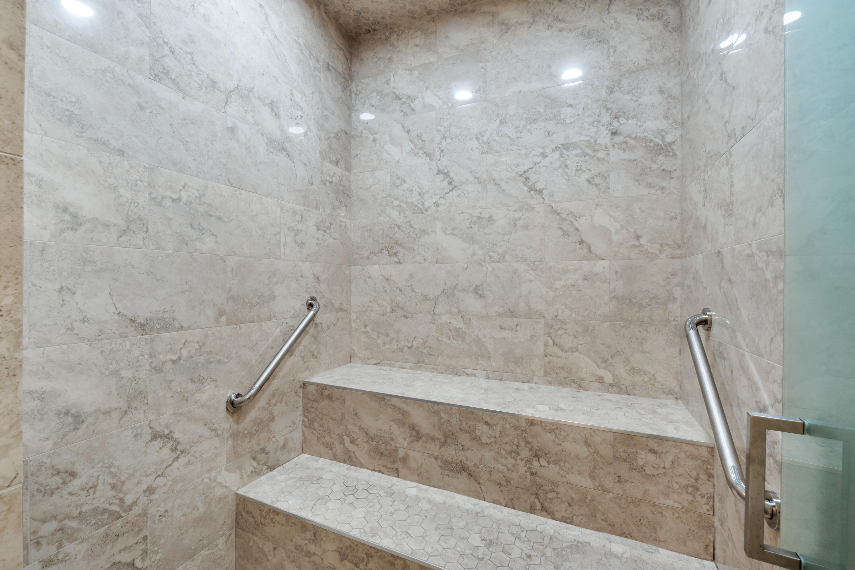 301 Cambridge Road, Unit 202 Hollywood, FL 33024 - Photo 35 of 38 Steam Room