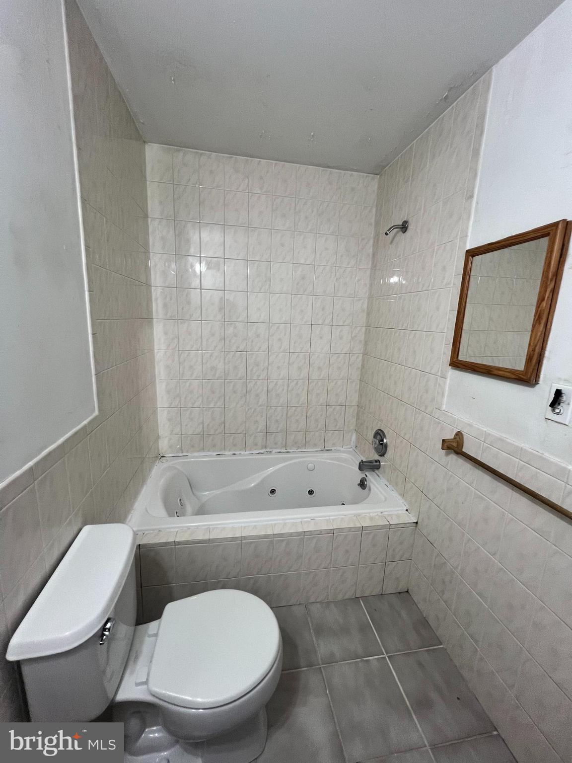 108 Grant Street Riverside, NJ 08075 - Photo 11 of 17 Primary Bath