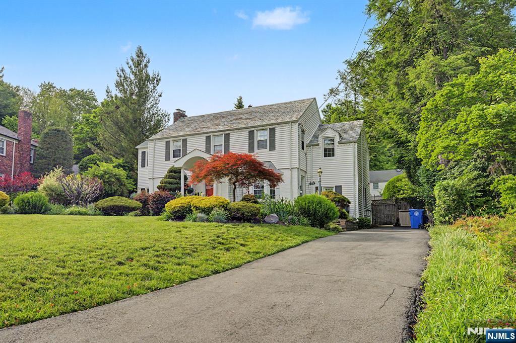 109 Windsor Road Tenafly, NJ 07670 - Photo 3 of 44
