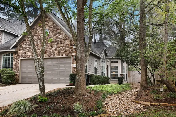 $315,000 | 42 Alderon Woods Place, The Woodlands, TX 77382