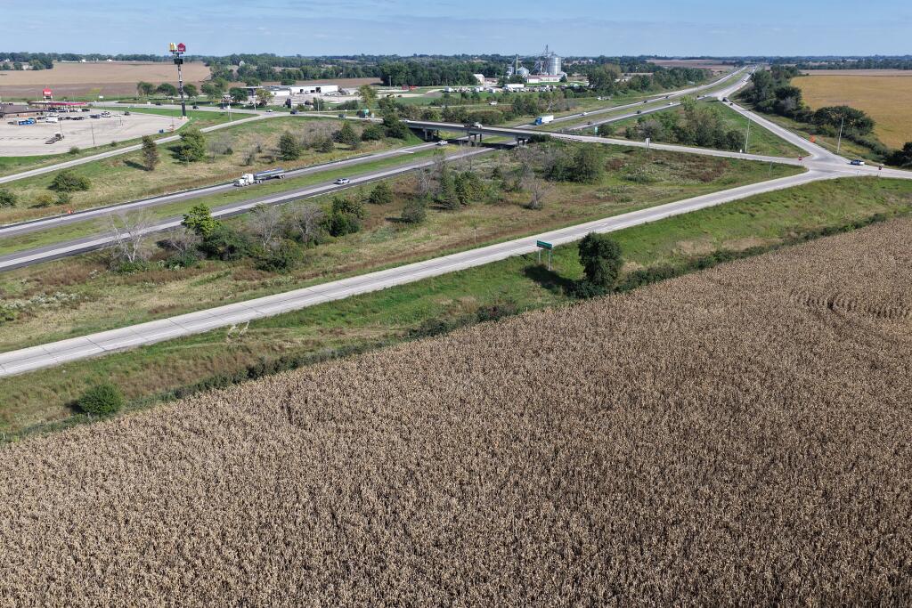 4299 Lewis Access Road Center Point, IA 52213 - Photo 7 of 26 Gallery Image 7