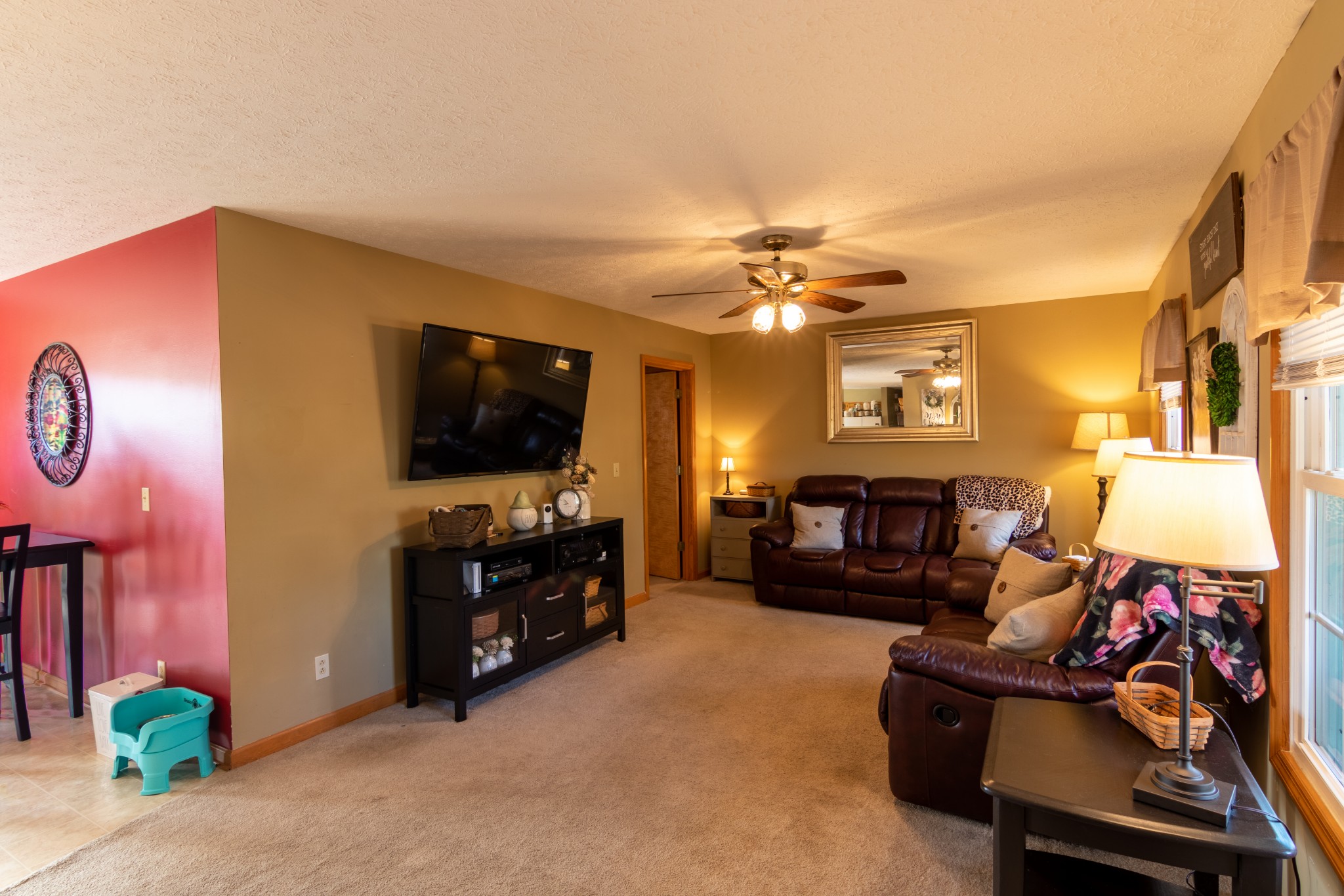 3901 Armstrong Road Springfield, TN 37172 - Photo 7 of 23 a living room with furniture and a flat screen tv