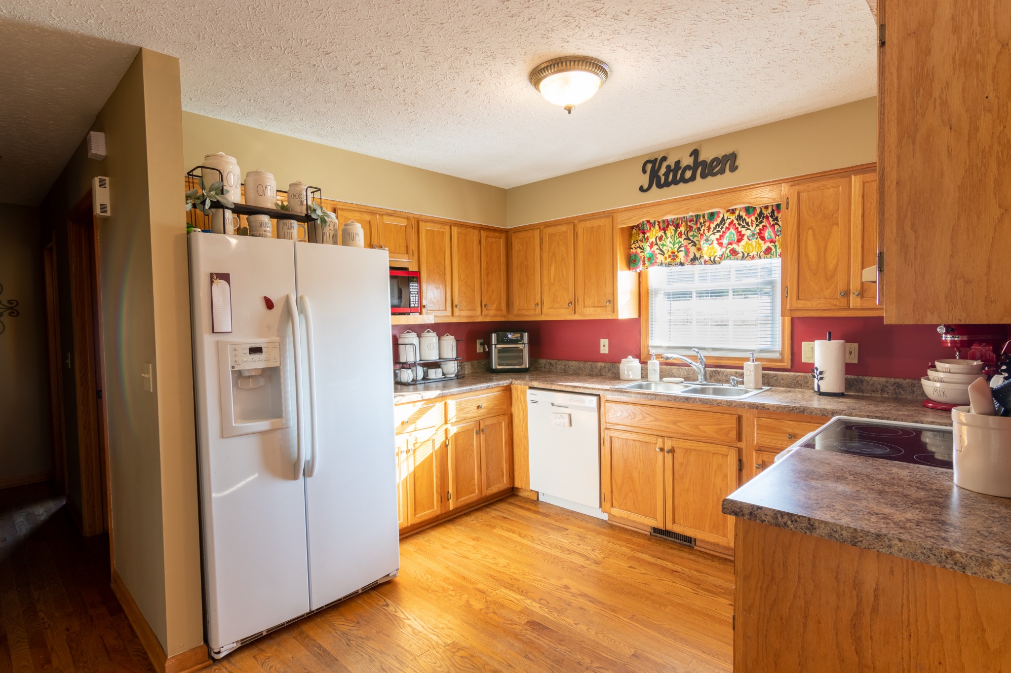 3901 Armstrong Road Springfield, TN 37172 - Photo 8 of 23 a kitchen with stainless steel appliances granite countertop a refrigerator and a sink