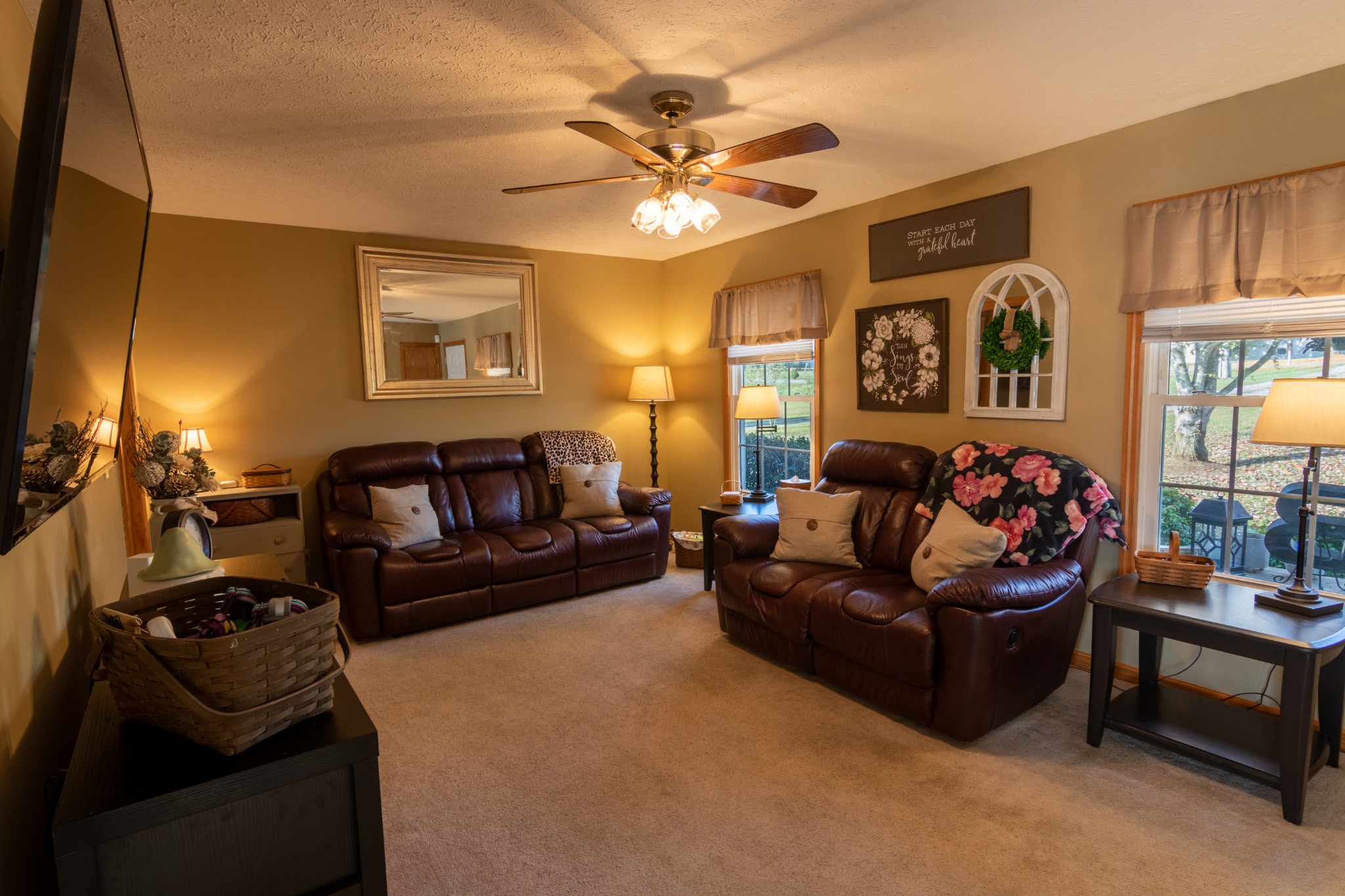 3901 Armstrong Road Springfield, TN 37172 - Photo 9 of 23 a living room with furniture a chandelier and a window