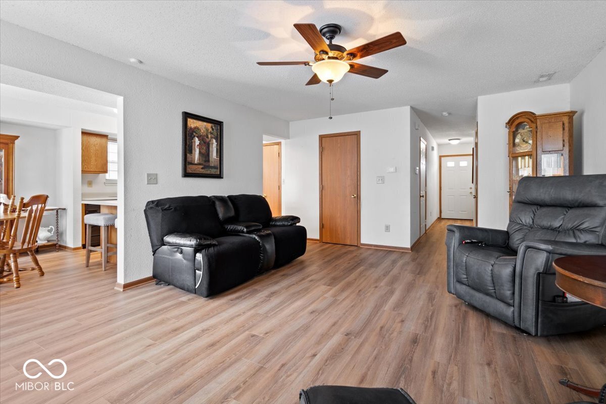 10242 Liverpool Way Indianapolis, IN 46236 - Photo 6 of 39