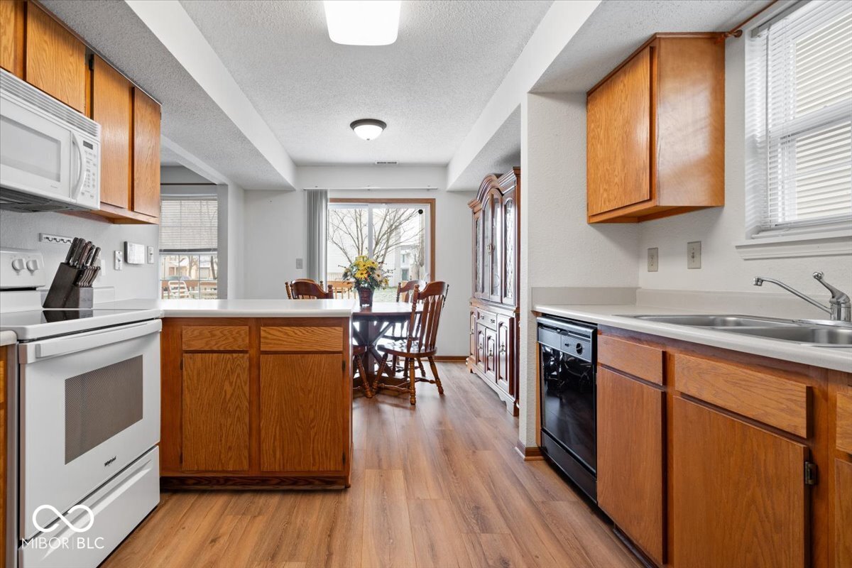 10242 Liverpool Way Indianapolis, IN 46236 - Photo 10 of 39