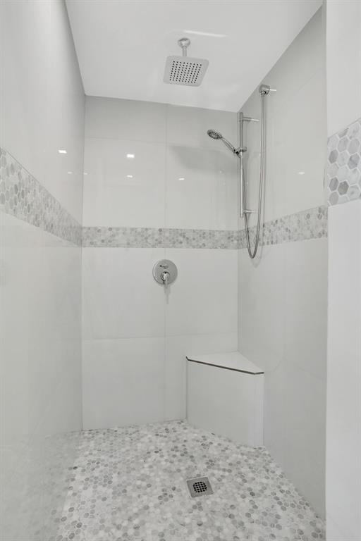 431 South Cortez Drive, Unit 431 Margate, FL 33068 - Photo 16 of 32 a bathroom with a shower