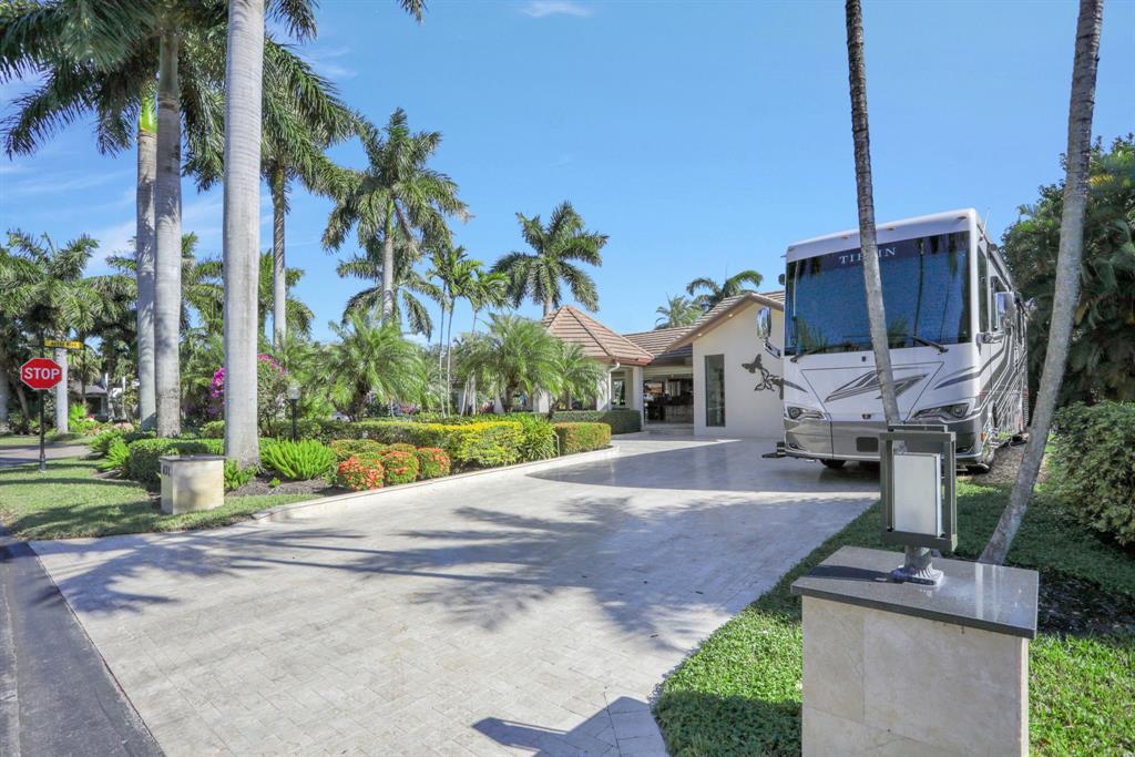 431 South Cortez Drive, Unit 431 Margate, FL 33068 - Photo 2 of 32 a house view with a garden space