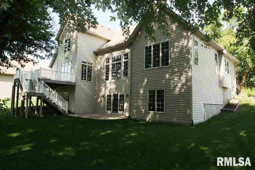 5404 Hugo Road Bettendorf, IA 52722 - Photo 3 of 24 Gallery Image 3