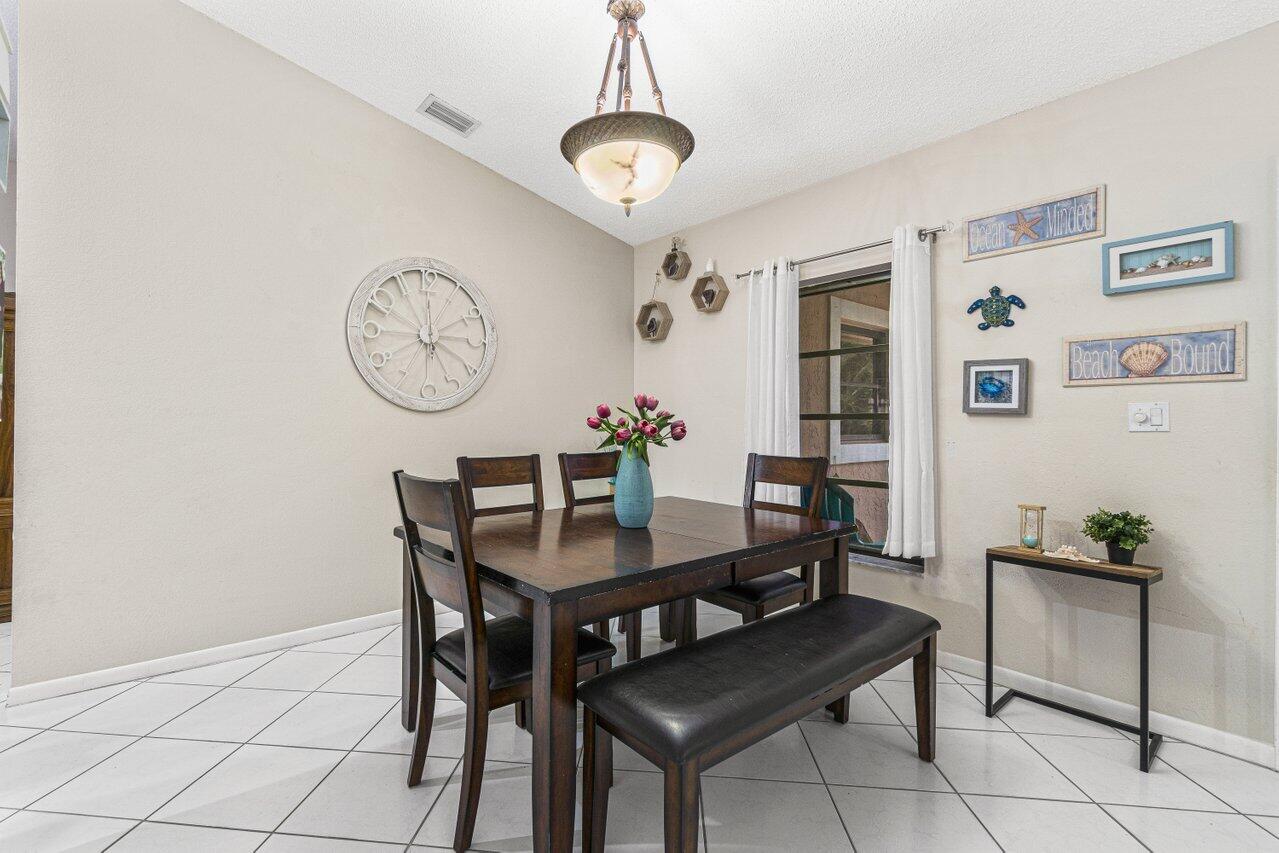 21255 Summertrace Circle Boca Raton, FL 33428 - Photo 5 of 24 024-21255SummertraceCircle-BocaRaton-FL-