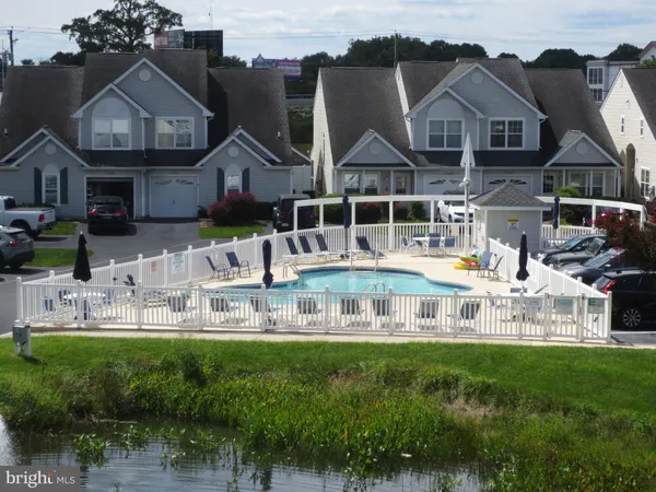 $399,900 | 17293 King Phillip Way, Unit 13, Lewes, DE 19958
